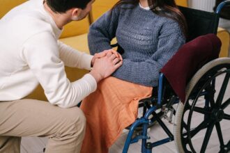 Près d'un million de familles en France utilisent une aide à domicile chaque année