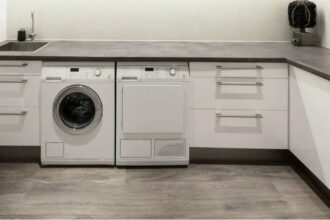 Buanderie moderne et fonctionnelle optimisée pour le confort quotidien