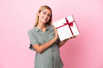 Sélection d'idées cadeaux pour femmes avec bague et box cadeau