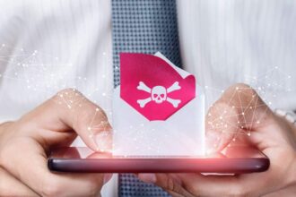 Signes d'un piratage de boîte mail avec messages d'erreur et e-mails suspects
