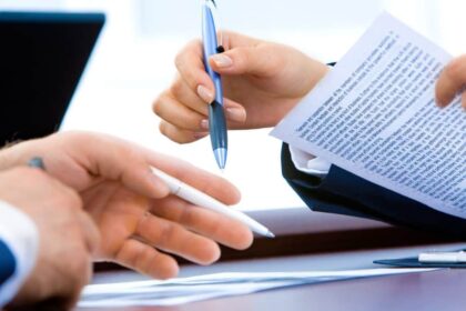 Les aides administratives et les décès